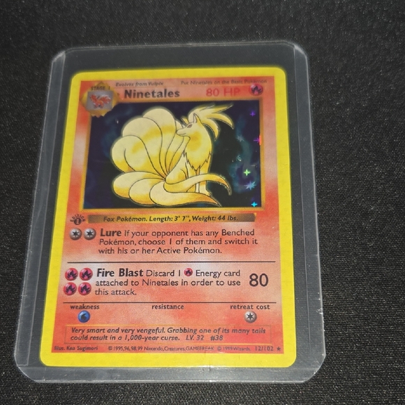 Pokémon Other - Ninetales Trading Card - Yellow and Red
